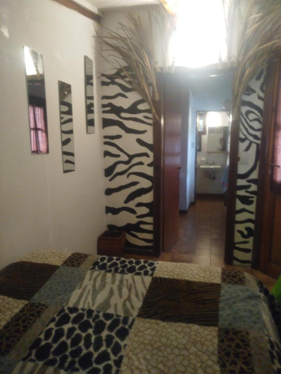 Universal Traveller'S Hostel サンカルロスデバリローチェ エクステリア 写真
